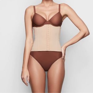 SKIMS Waist Trainer Brand New